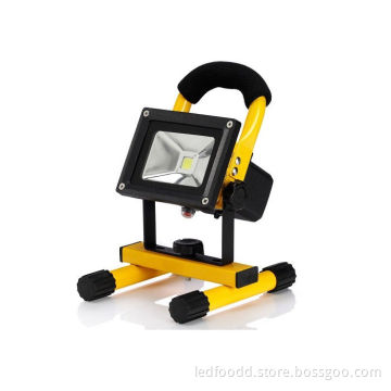Multiple Charging 5W High Powered LED Flood Lights for Emergency Use